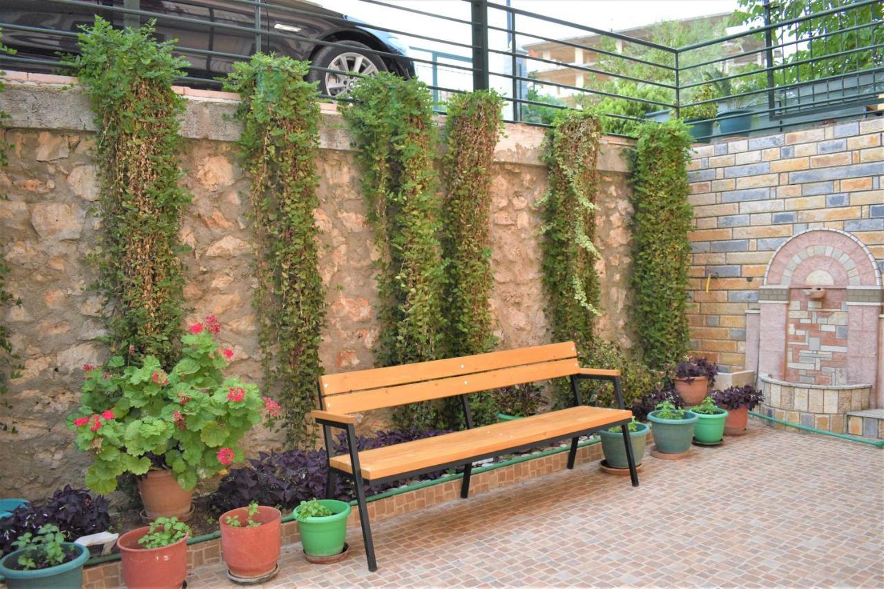 Hotel Villa Zeneli Sarandë Exterior foto