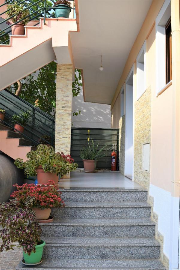 Hotel Villa Zeneli Sarandë Exterior foto