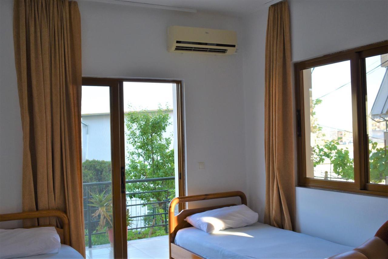 Hotel Villa Zeneli Sarandë Exterior foto