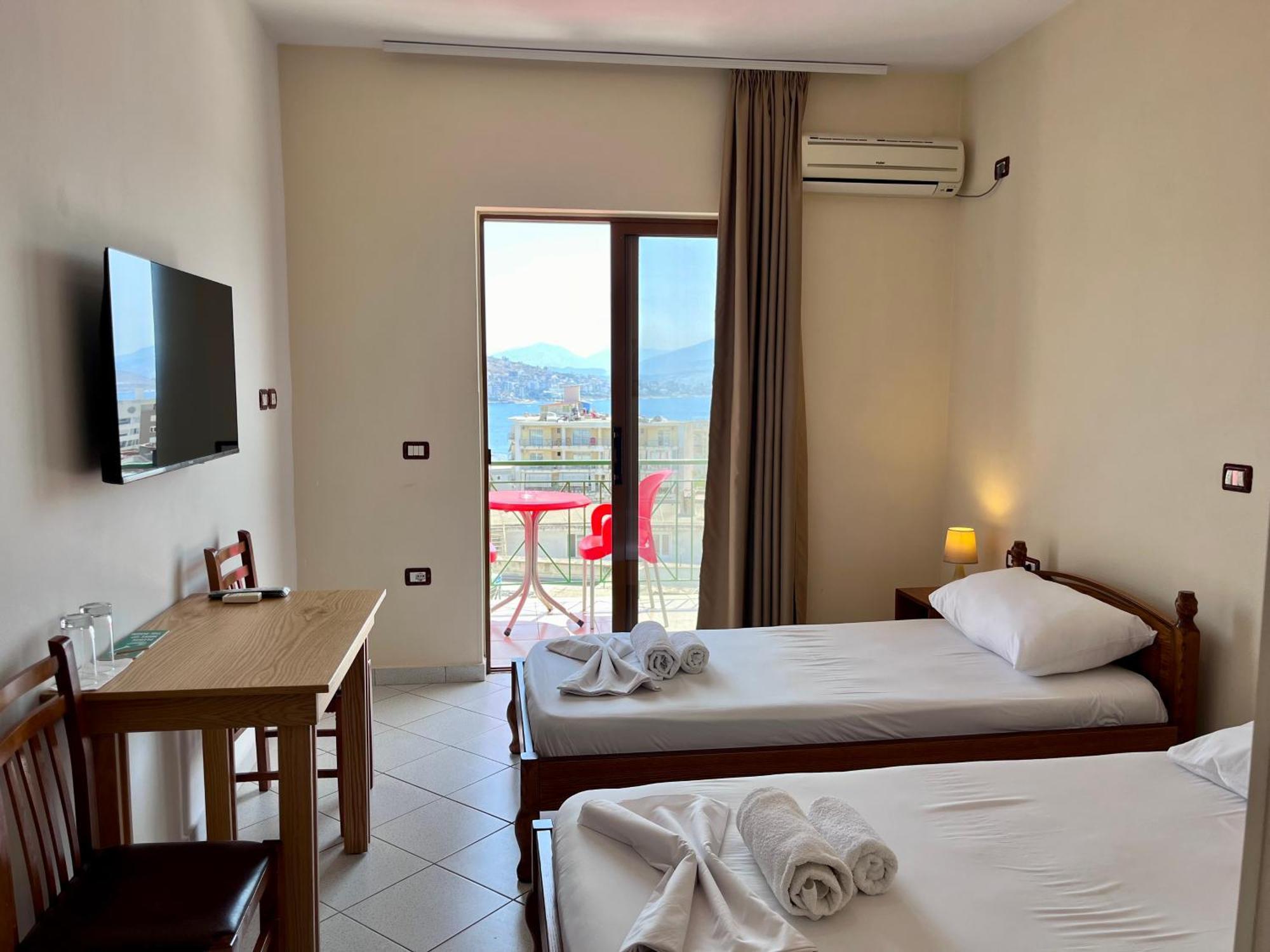 Hotel Villa Zeneli Sarandë Exterior foto