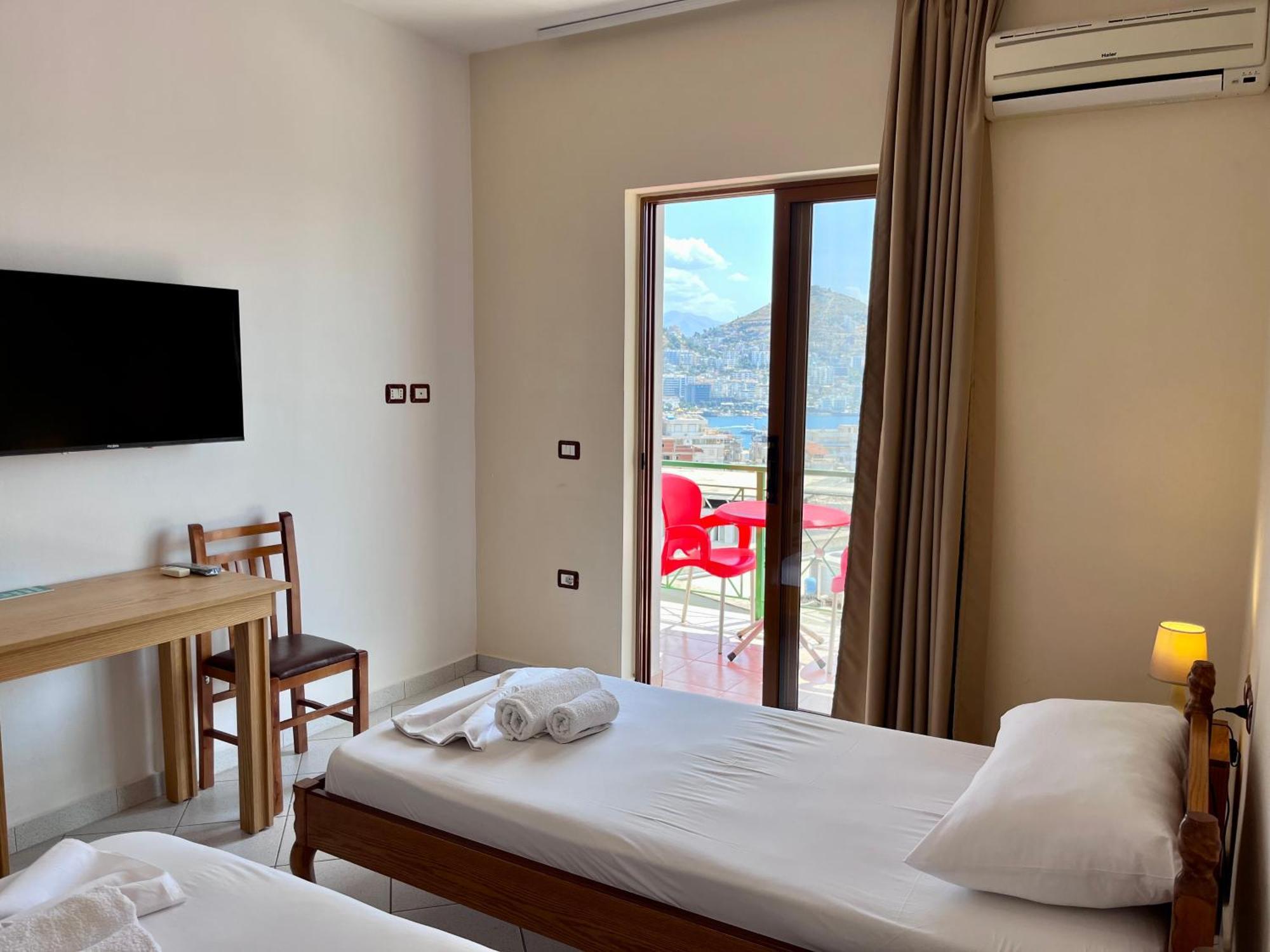 Hotel Villa Zeneli Sarandë Exterior foto