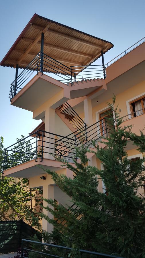 Hotel Villa Zeneli Sarandë Exterior foto